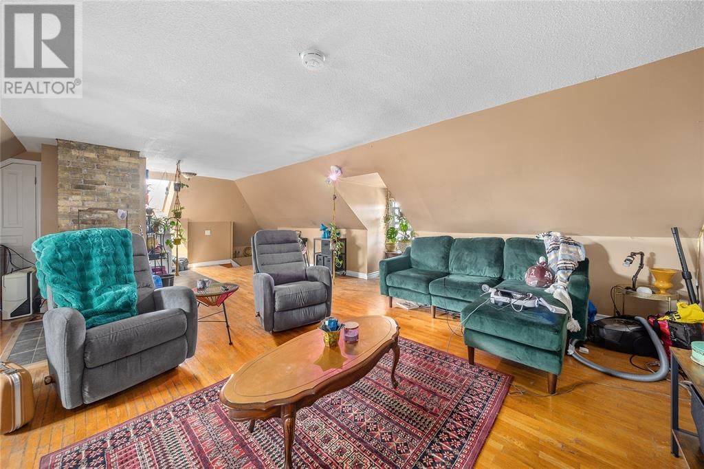 169 CHRISTINA STREET SOUTH Image 9