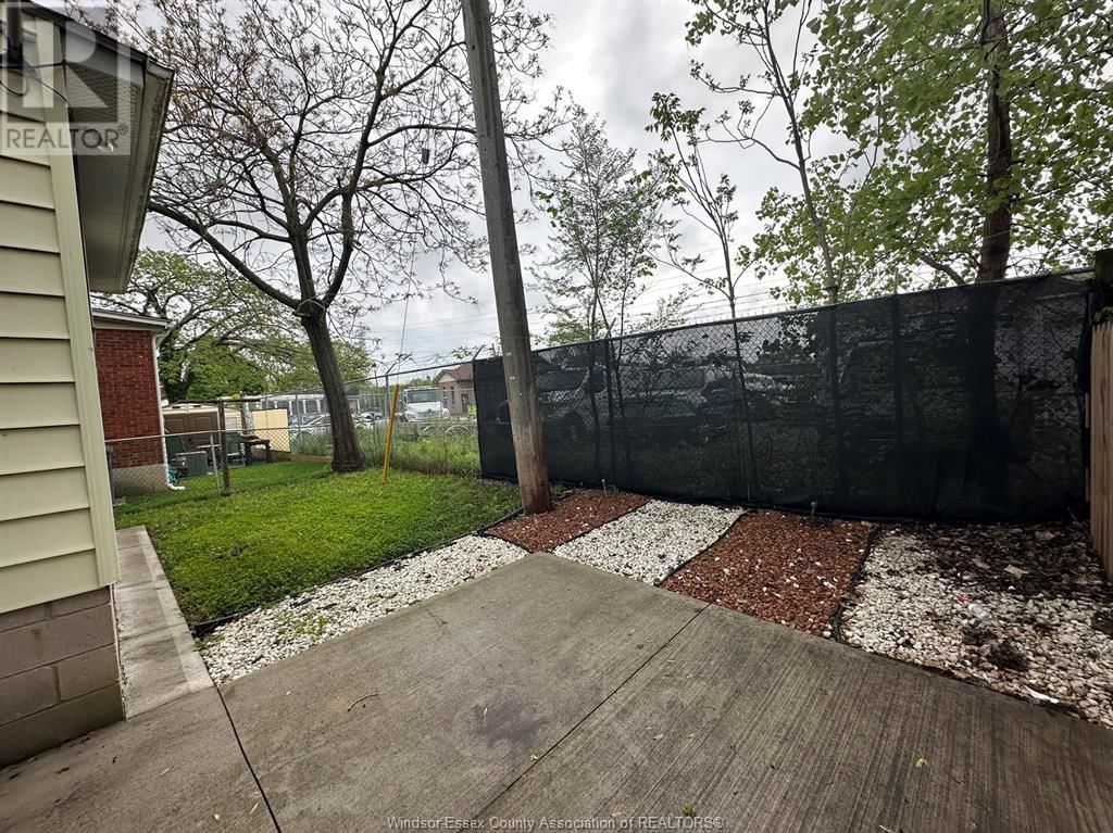 1757 ROONEY STREET Image 12