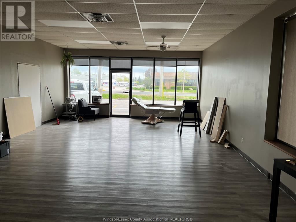 1 - 2407 DOUGALL AVENUE Image 2