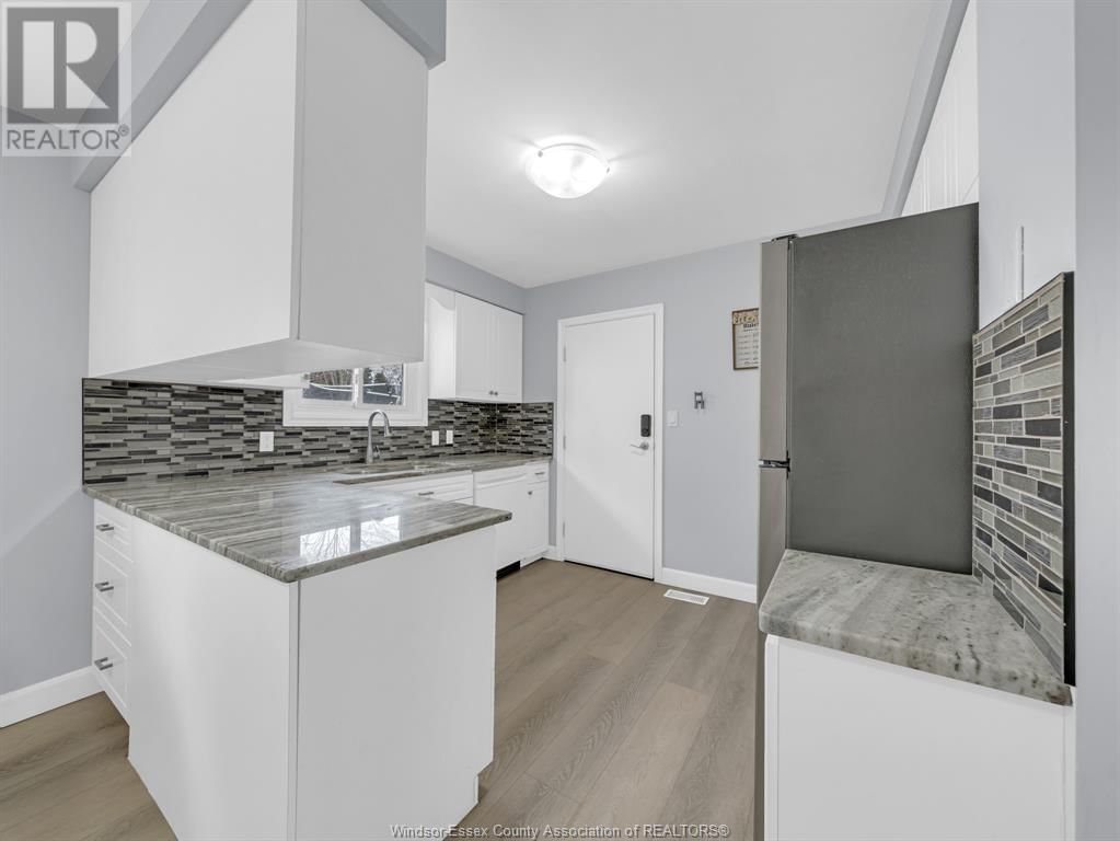 370 FRYER STREET Image 13
