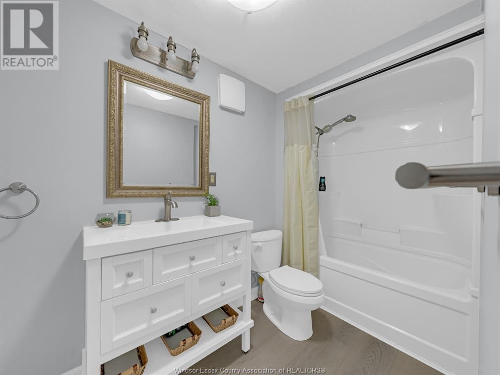 370 FRYER STREET Image 30