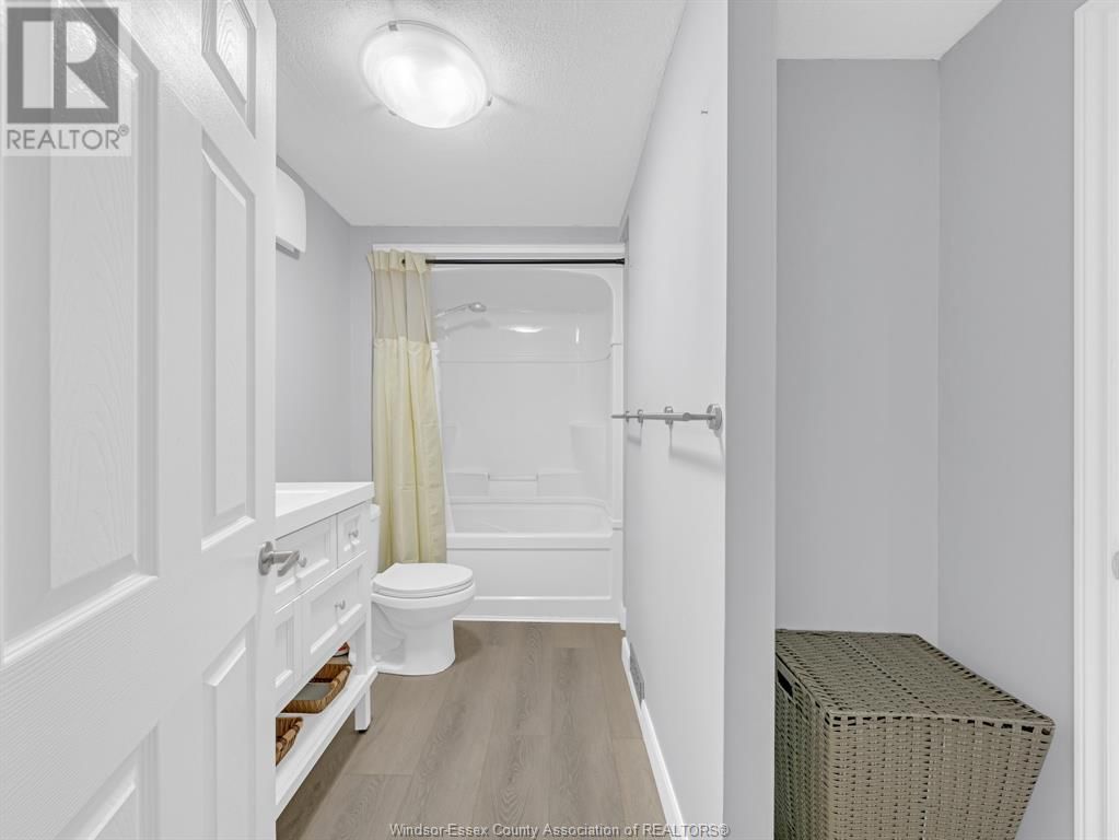 370 FRYER STREET Image 31