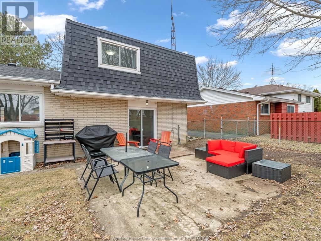 370 FRYER STREET Image 38