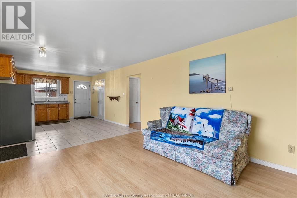156 LAKESHORE Image 10