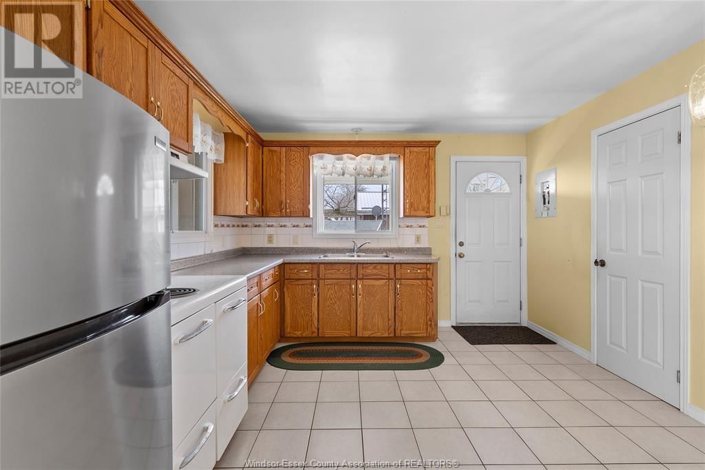 156 LAKESHORE Image 11