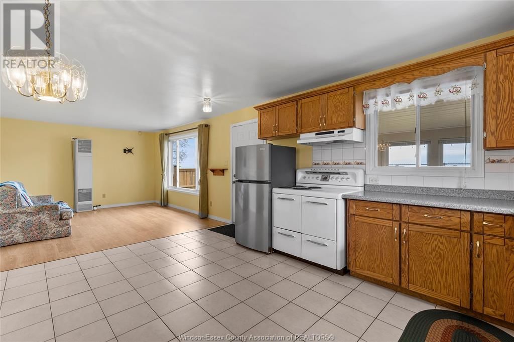 156 LAKESHORE Image 13