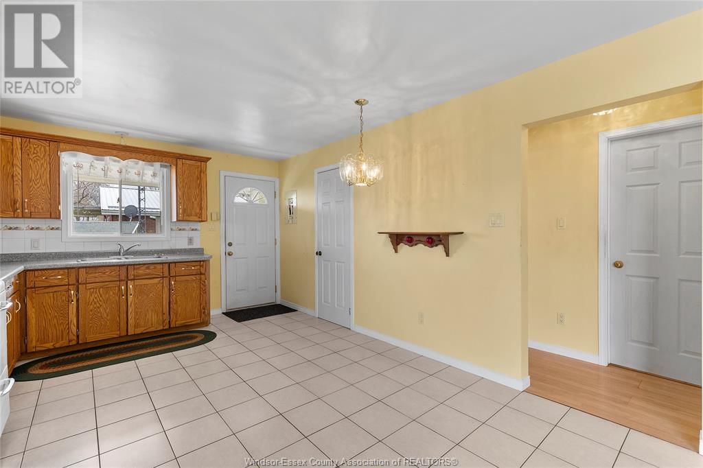 156 LAKESHORE Image 14