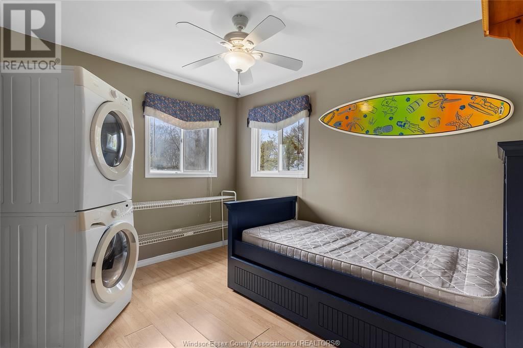 156 LAKESHORE Image 17