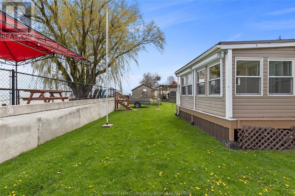 156 LAKESHORE Image 23