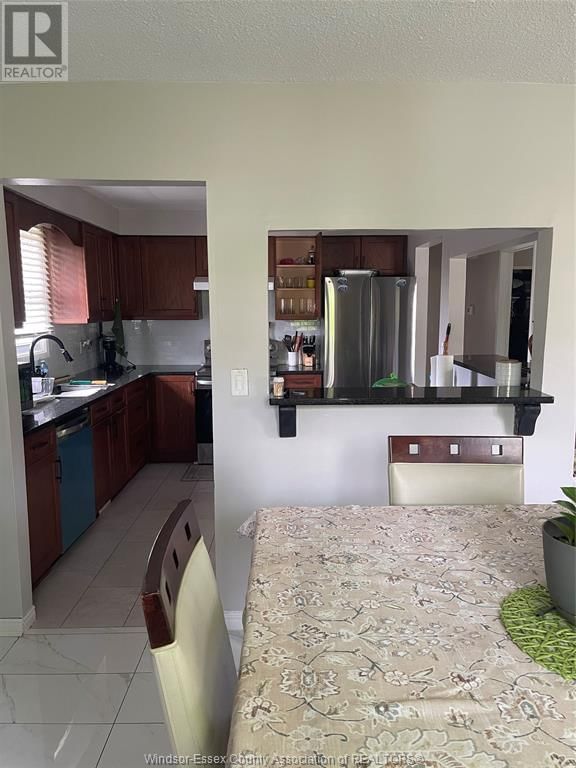 1377 OXFORD AVENUE Image 11