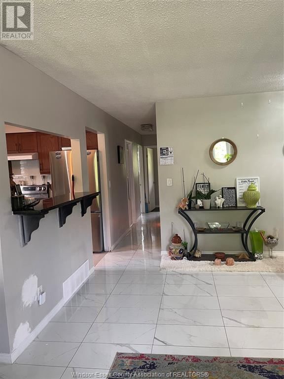 1377 OXFORD AVENUE Image 15
