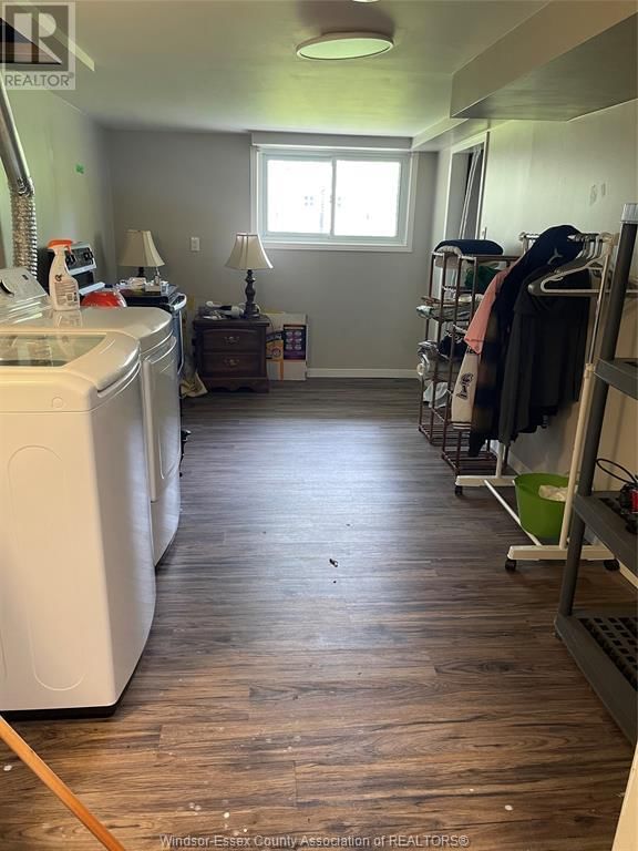 1377 OXFORD AVENUE Image 39