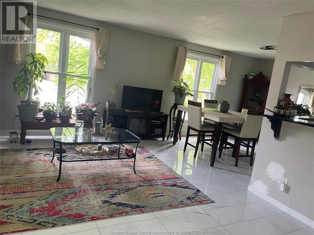 1377 OXFORD AVENUE Image 8