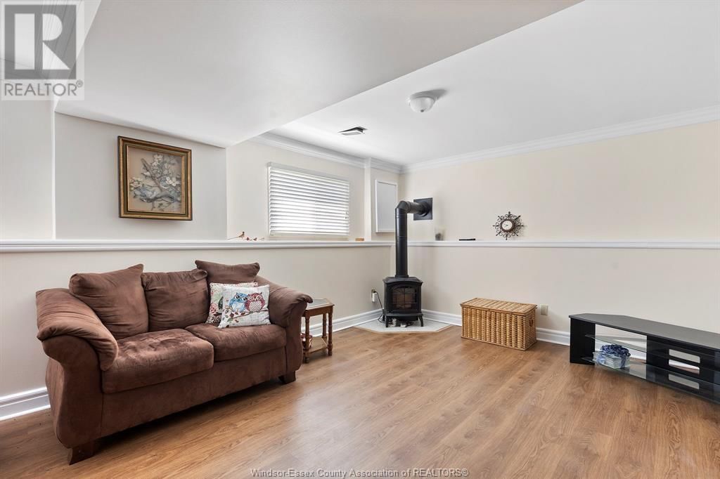 1 BIRCH PLACE Image 16