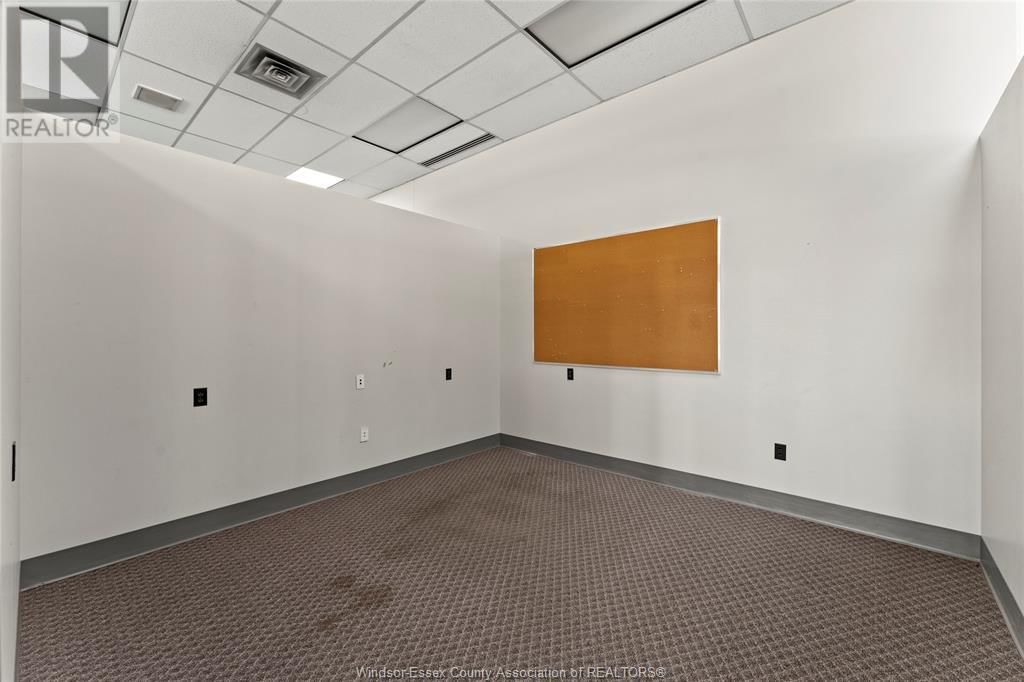 850 OUELLETTE AVENUE Image 14