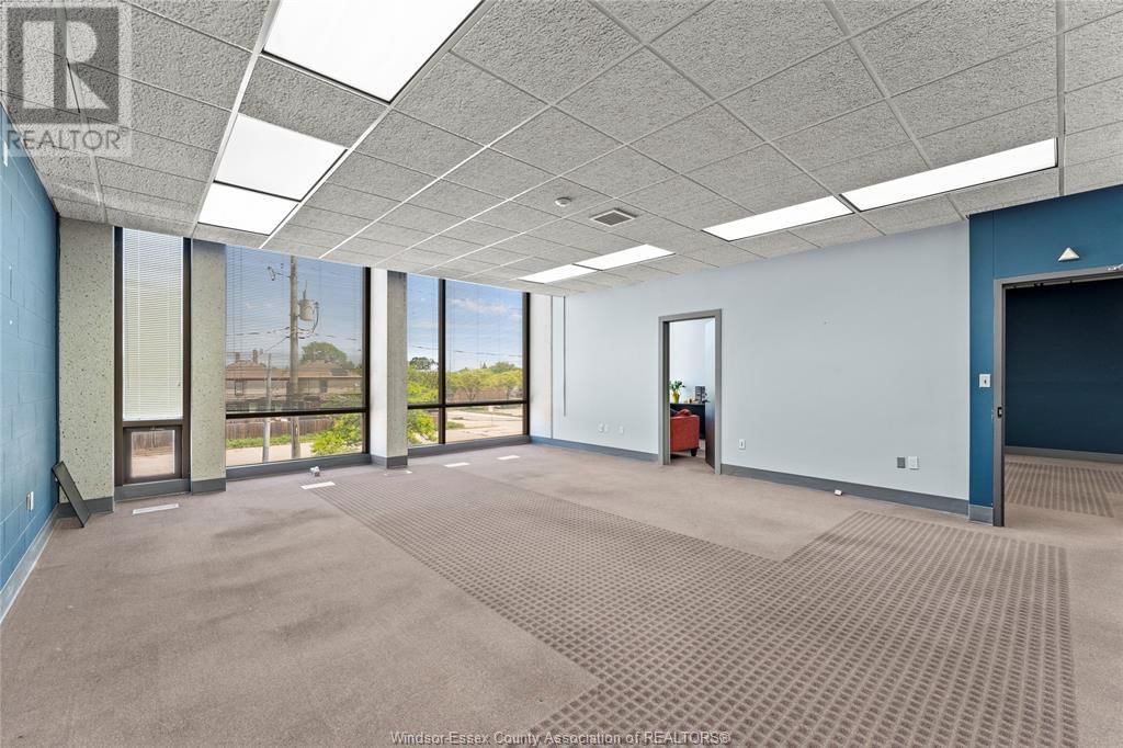 850 OUELLETTE AVENUE Image 19