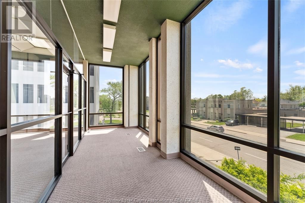 850 OUELLETTE AVENUE Image 3