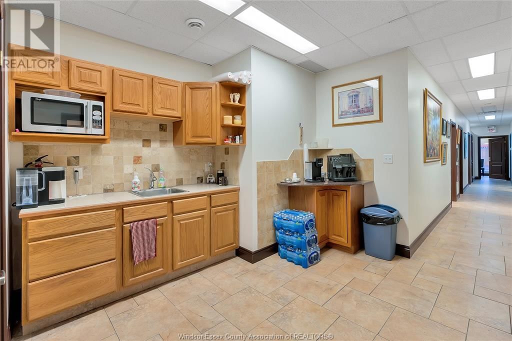 635 ERIE STREET EAST Image 26