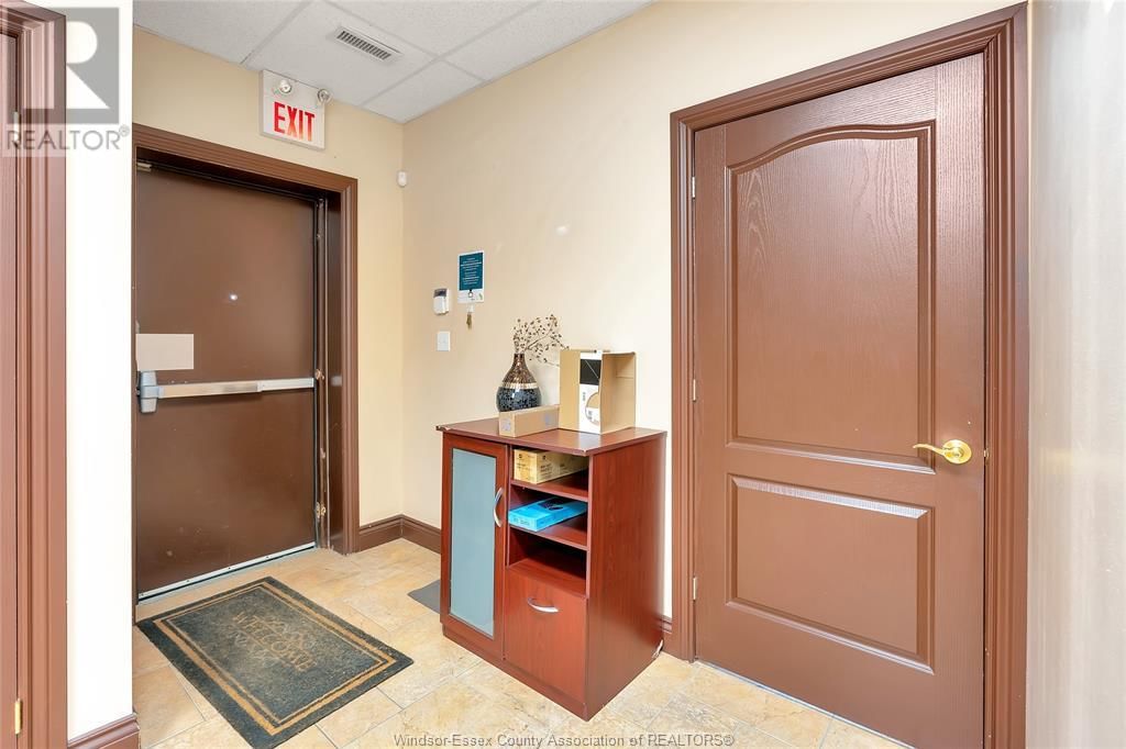 635 ERIE STREET EAST Image 29