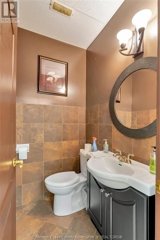 635 ERIE STREET EAST Image 37