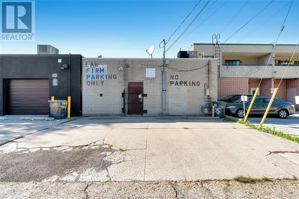 635 ERIE STREET EAST Image 39