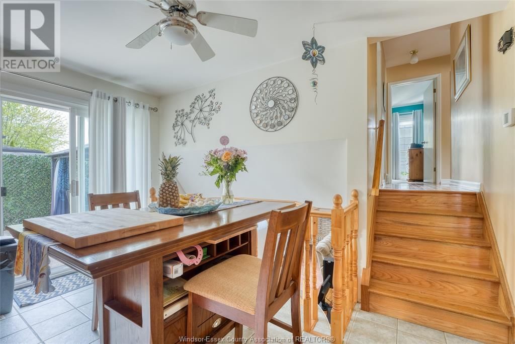 9944 HOLLY CRESCENT Image 18