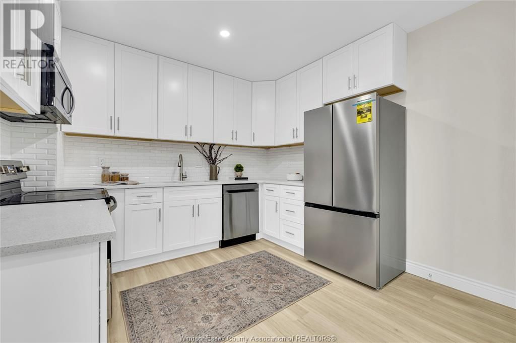 1627 HIGHLAND Image 14
