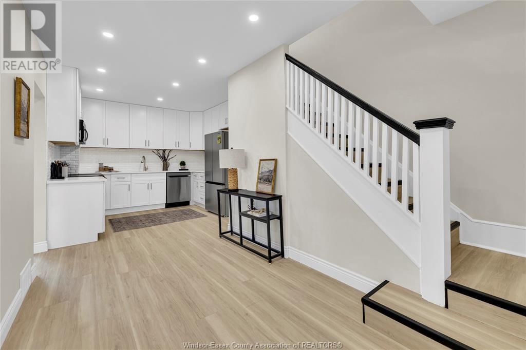 1627 HIGHLAND Image 2