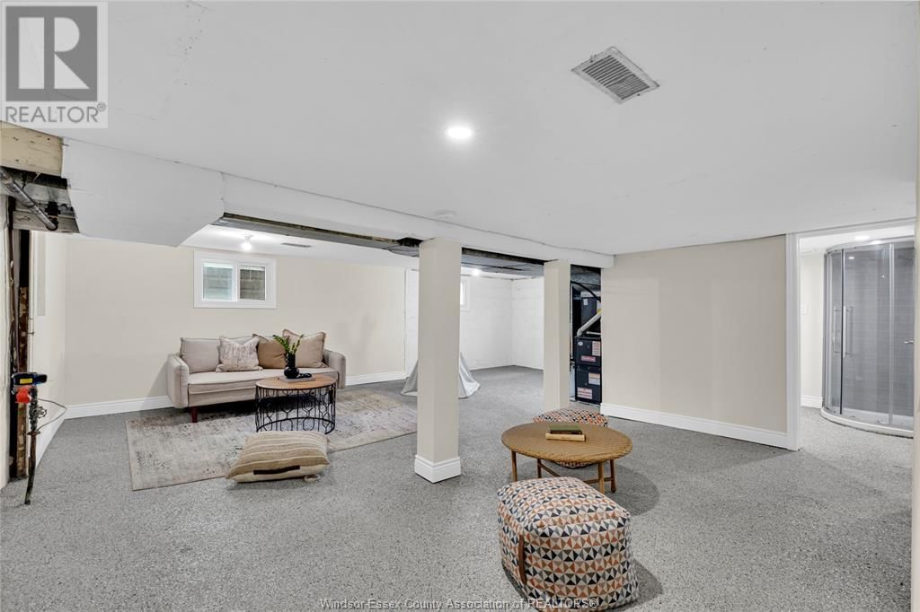 1627 HIGHLAND Image 24