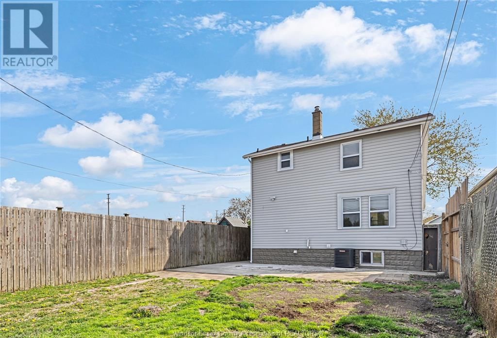 1627 HIGHLAND Image 29