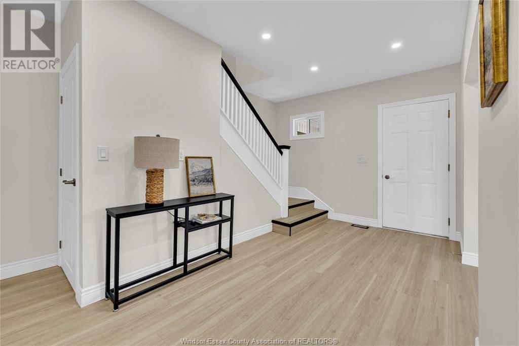 1627 HIGHLAND Image 3