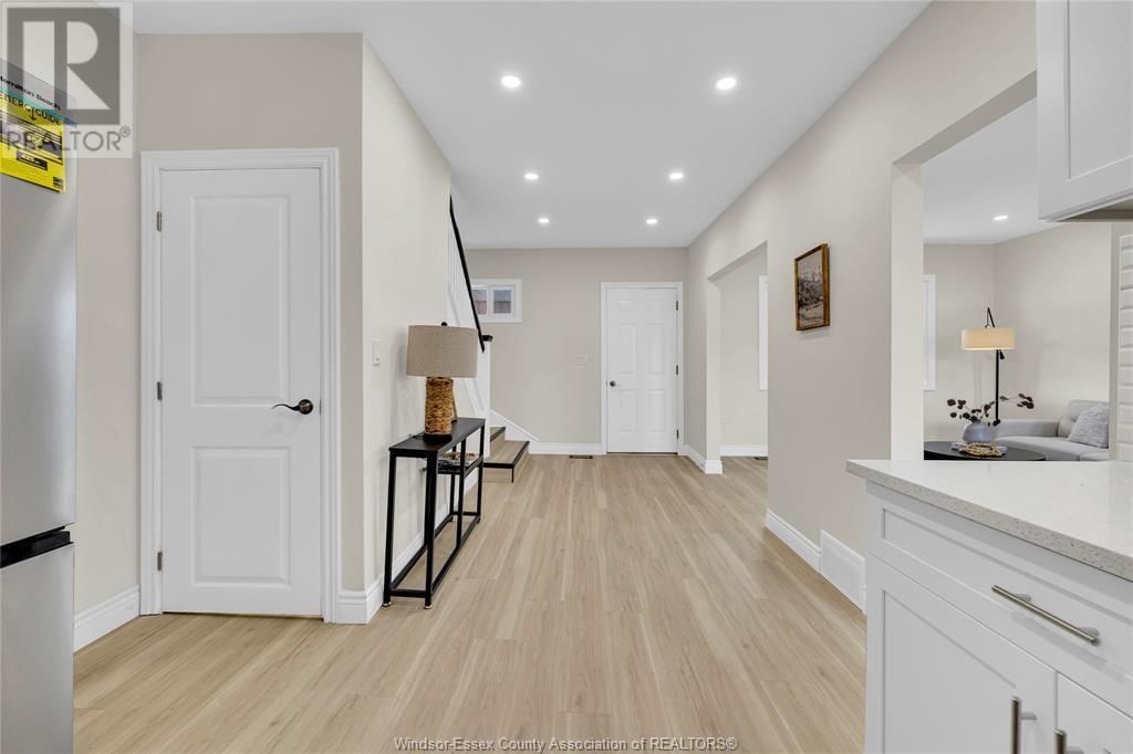 1627 HIGHLAND Image 4