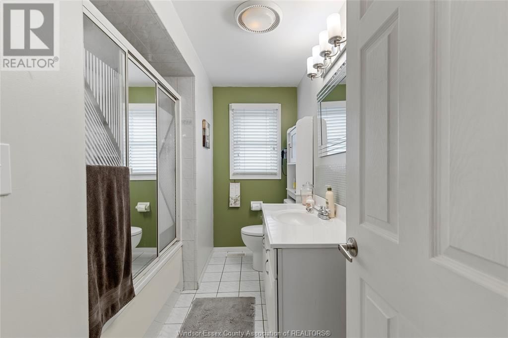 853 BUCKINGHAM ROAD Image 23