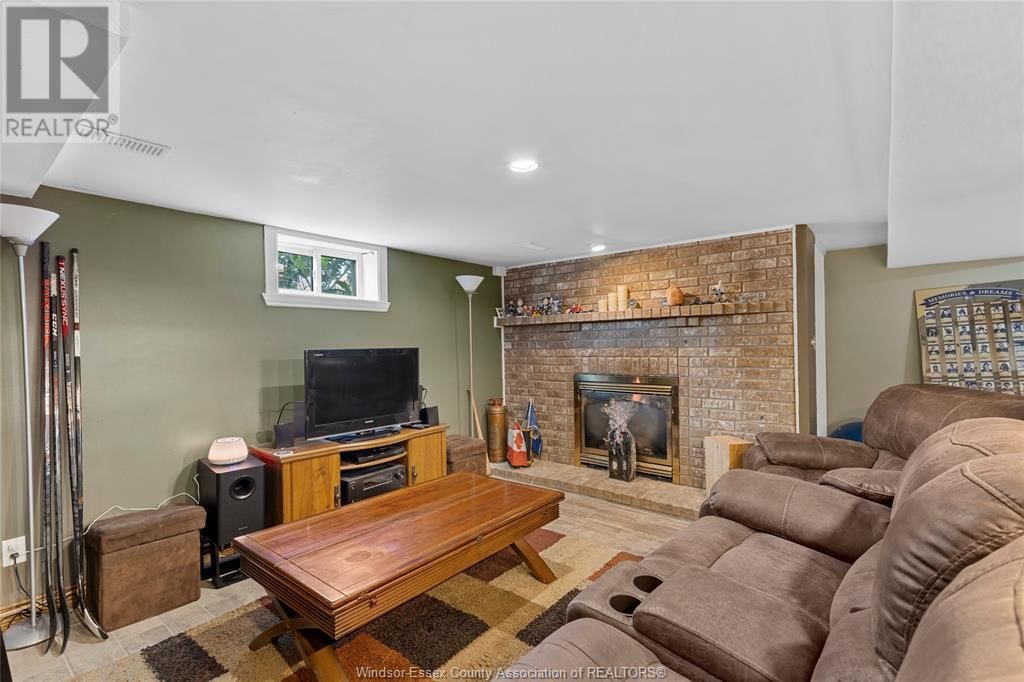 853 BUCKINGHAM ROAD Image 24