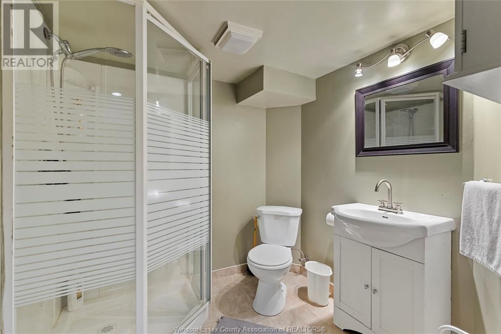 853 BUCKINGHAM ROAD Image 30