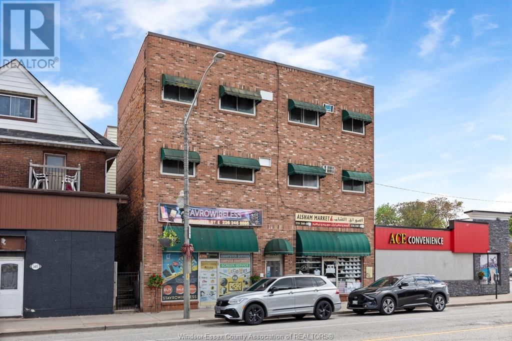 1445 WYANDOTTE STREET EAST Image 2