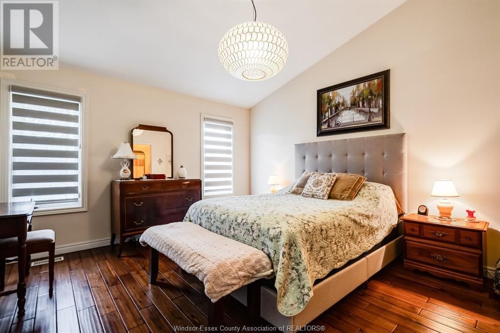 12 LEONARD DRIVE Image 18