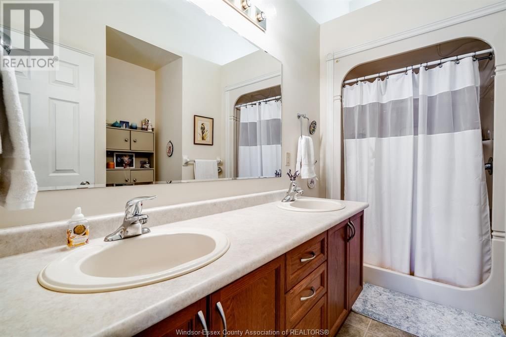 12 LEONARD DRIVE Image 21