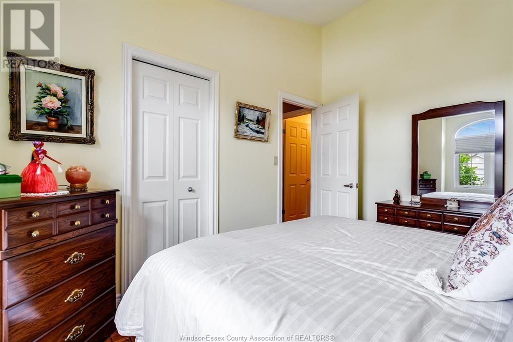 12 LEONARD DRIVE Image 23