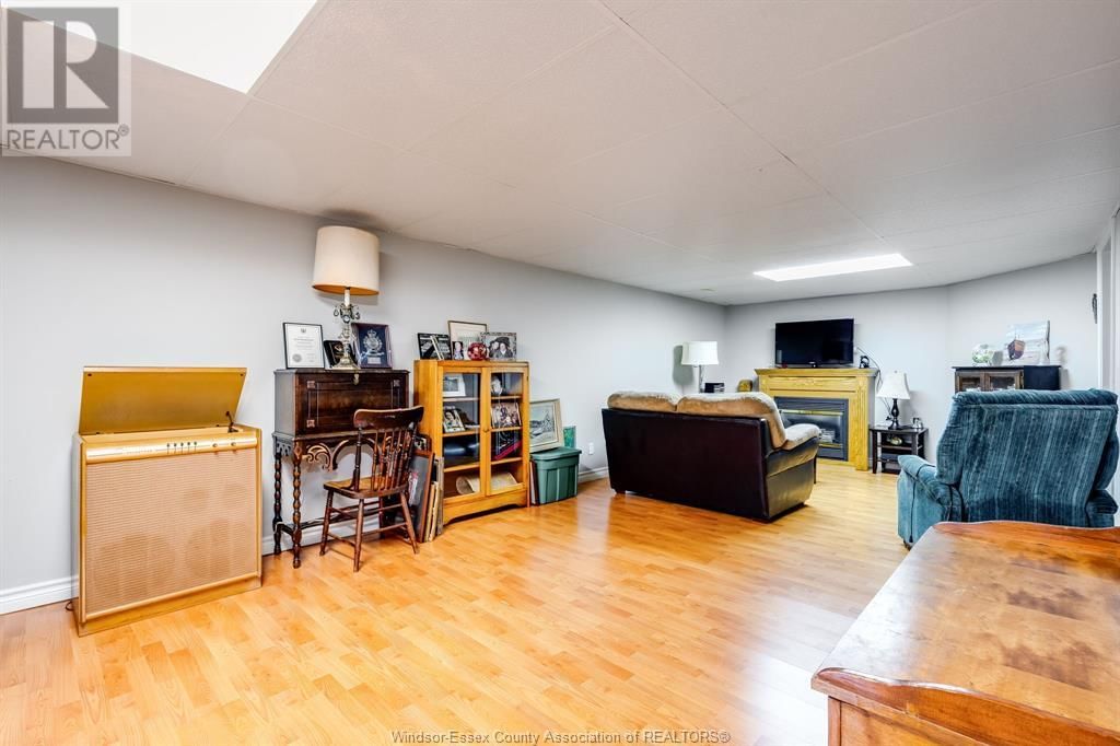 12 LEONARD DRIVE Image 25