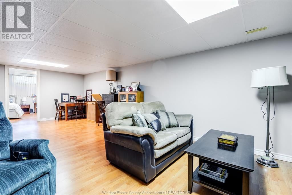 12 LEONARD DRIVE Image 26