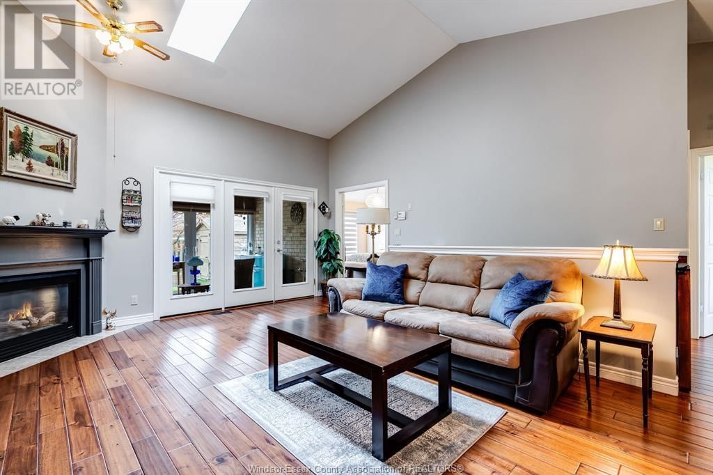 12 LEONARD DRIVE Image 6