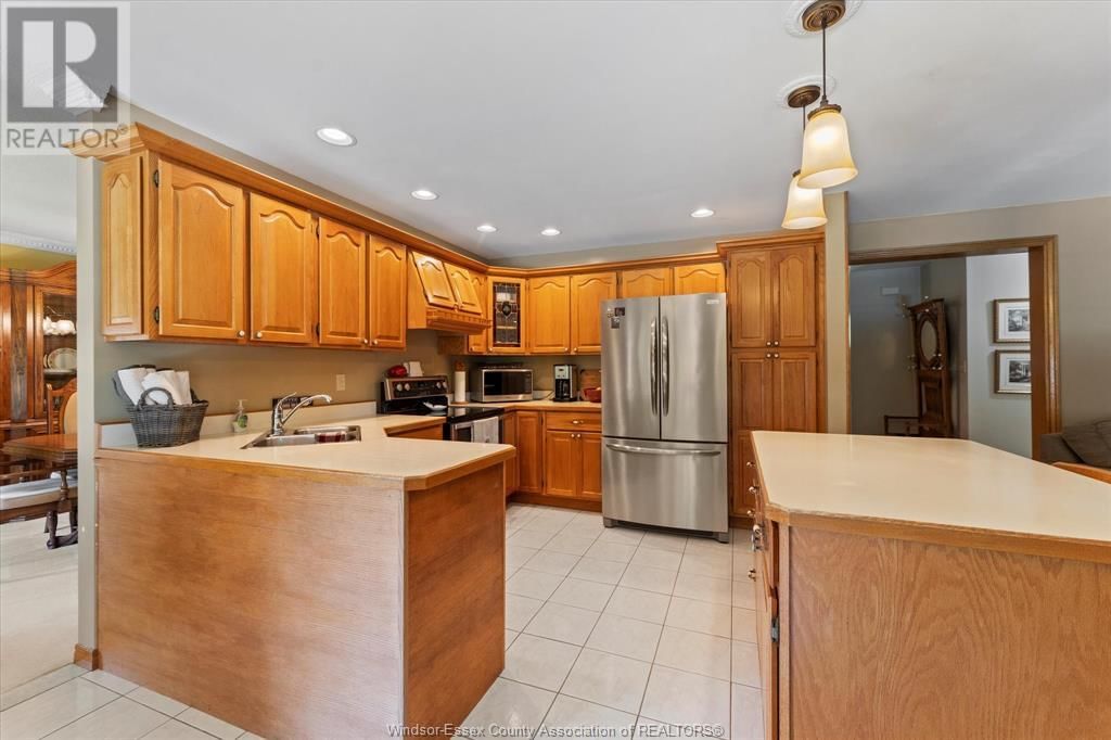 606 PINE RIDGE AVENUE Image 12