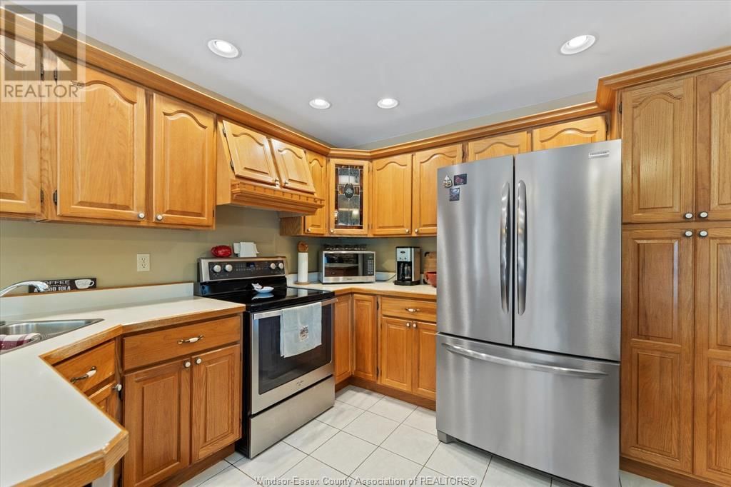 606 PINE RIDGE AVENUE Image 14