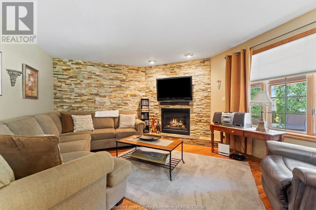 606 PINE RIDGE AVENUE Image 16