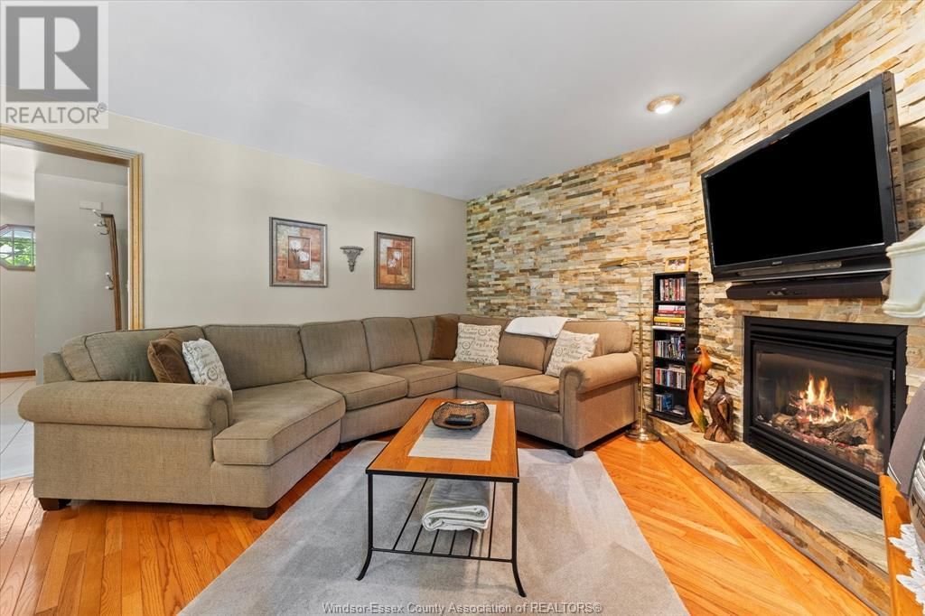 606 PINE RIDGE AVENUE Image 17