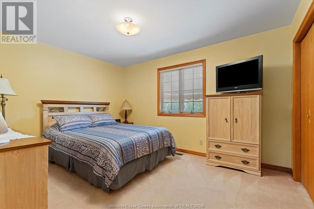 606 PINE RIDGE AVENUE Image 22