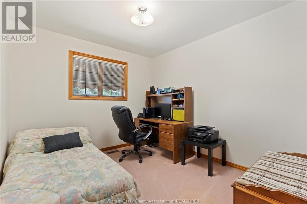 606 PINE RIDGE AVENUE Image 23
