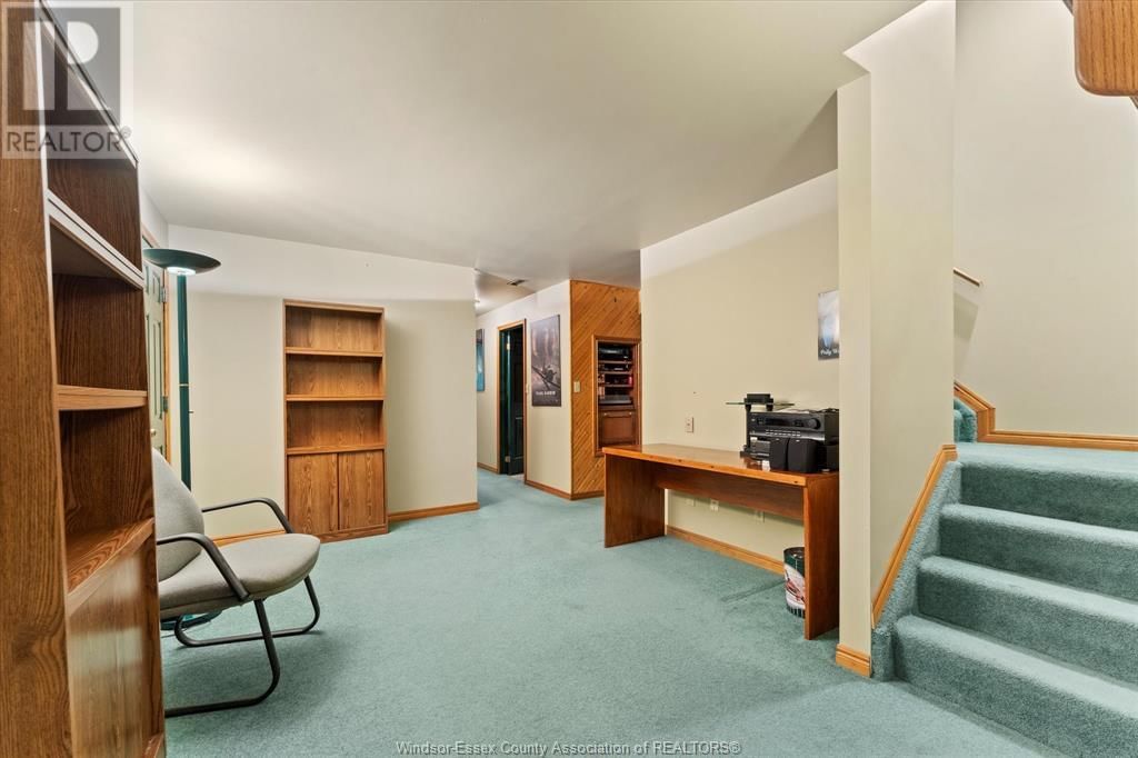 606 PINE RIDGE AVENUE Image 28