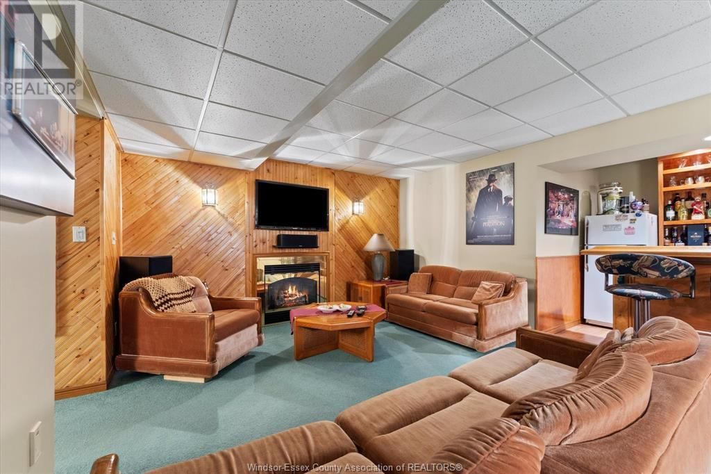 606 PINE RIDGE AVENUE Image 31